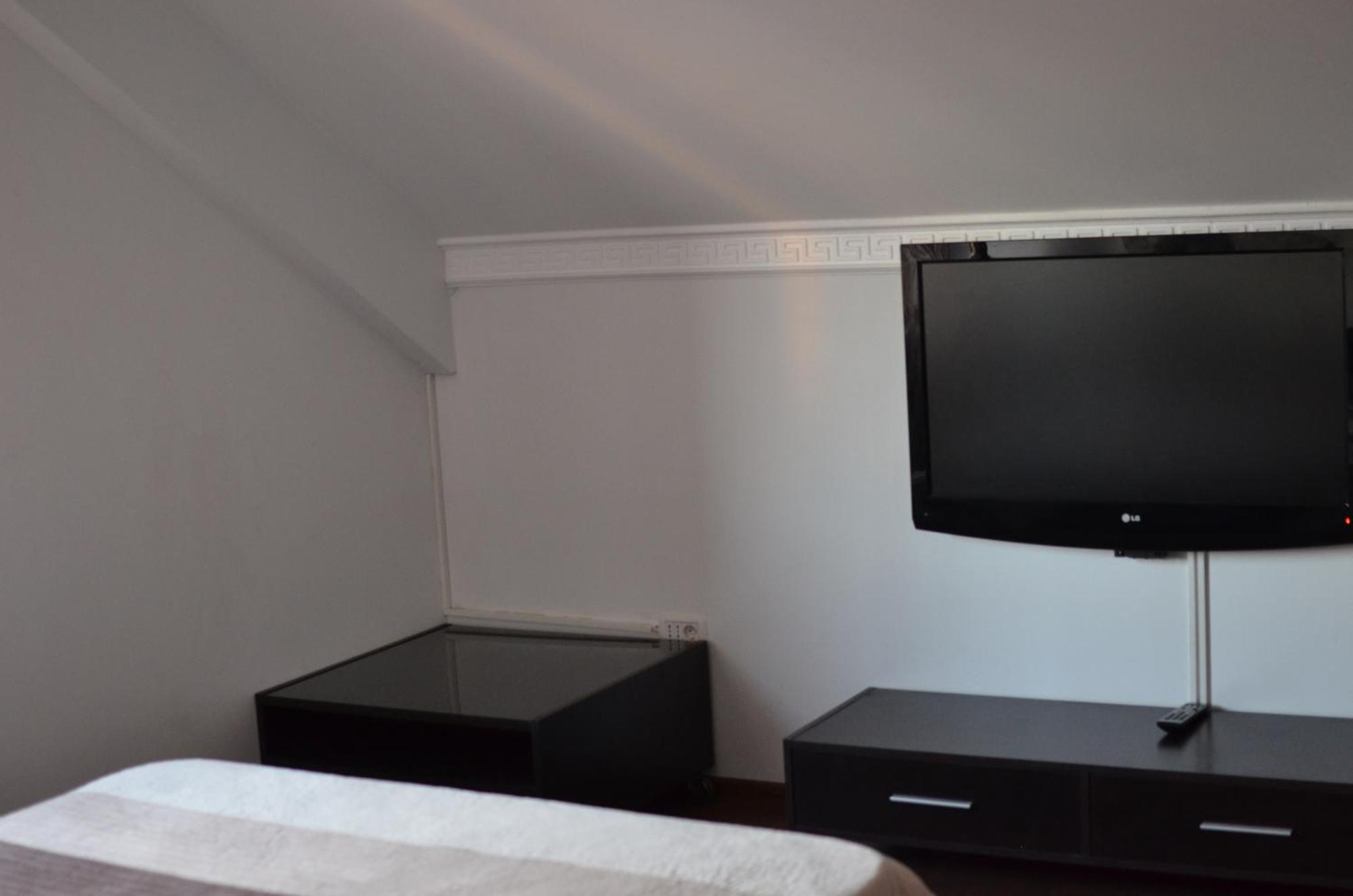 Vila Cu Trandafiri Cozy Apartments 2 Camere Bragadiru Εξωτερικό φωτογραφία